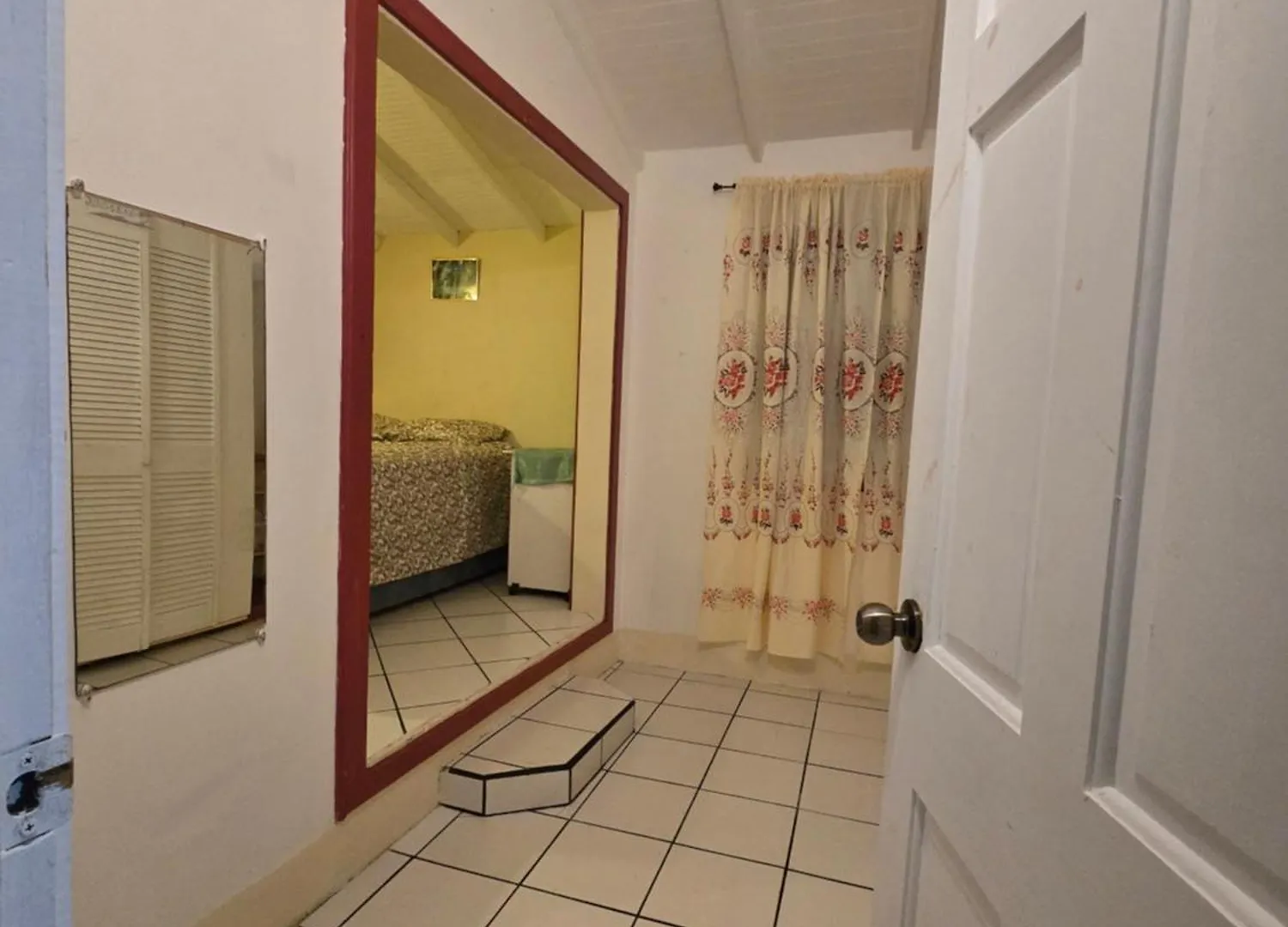 Sister Chris' Vacation Home Ciceron بيت للعطل
